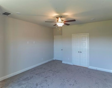 901 King Street - Photo Thumbnail 11