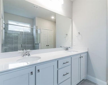 901 King Street - Photo Thumbnail 7