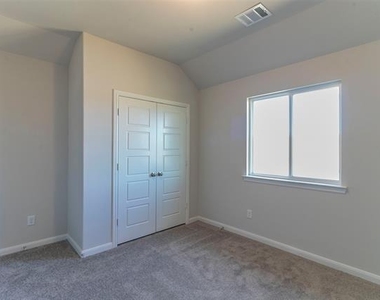 901 King Street - Photo Thumbnail 13