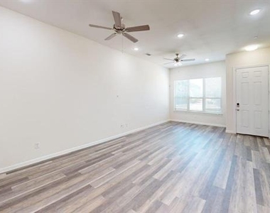16164 Doe Lake Drive - Photo Thumbnail 7
