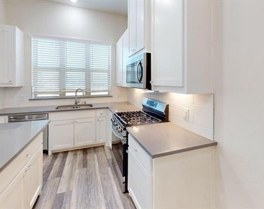 16164 Doe Lake Drive - Photo Thumbnail 4