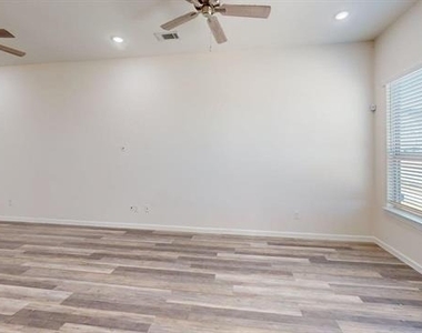 16164 Doe Lake Drive - Photo Thumbnail 6