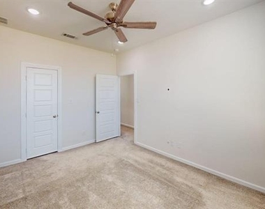 16164 Doe Lake Drive - Photo Thumbnail 10