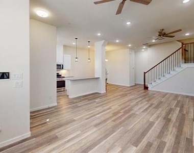 16164 Doe Lake Drive - Photo Thumbnail 5