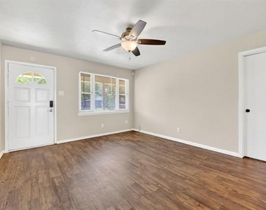 2539 Hillsboro Avenue - Photo Thumbnail 8