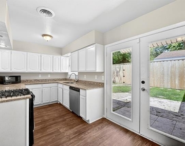 2539 Hillsboro Avenue - Photo Thumbnail 10