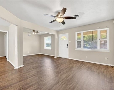 2539 Hillsboro Avenue - Photo Thumbnail 6