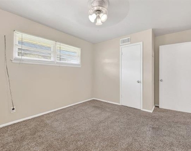 2539 Hillsboro Avenue - Photo Thumbnail 13