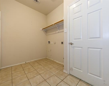 9924 Wild Ginger Drive - Photo Thumbnail 10