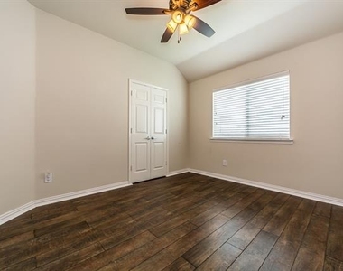 9924 Wild Ginger Drive - Photo Thumbnail 7