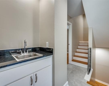 4130 Newton Avenue - Photo Thumbnail 11