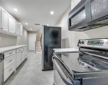 4130 Newton Avenue - Photo Thumbnail 7