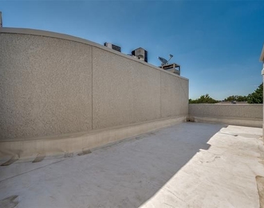 4130 Newton Avenue - Photo Thumbnail 21