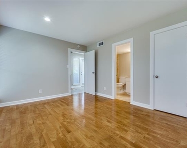 4130 Newton Avenue - Photo Thumbnail 15