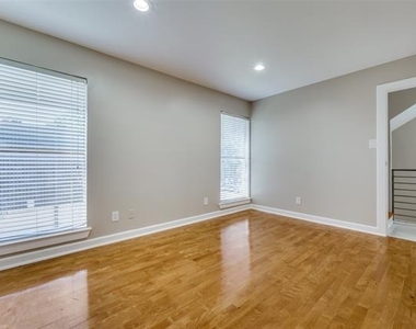 4130 Newton Avenue - Photo Thumbnail 12