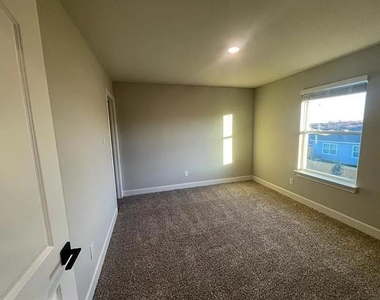 312 Lone Wolf Trail - Photo Thumbnail 5