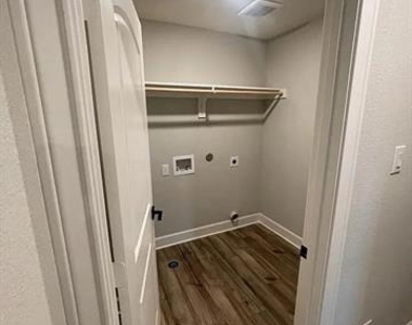 312 Lone Wolf Trail - Photo Thumbnail 7