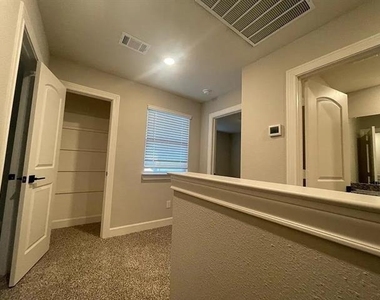 312 Lone Wolf Trail - Photo Thumbnail 6