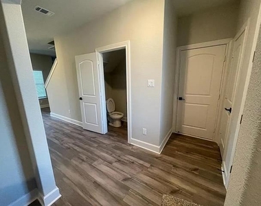 312 Lone Wolf Trail - Photo Thumbnail 4