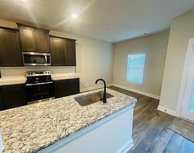 312 Lone Wolf Trail - Photo Thumbnail 12