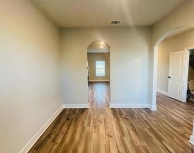 312 Lone Wolf Trail - Photo Thumbnail 21