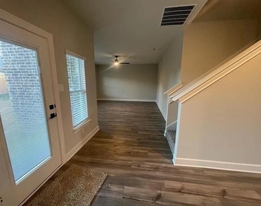 312 Lone Wolf Trail - Photo Thumbnail 8