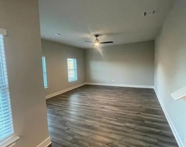 312 Lone Wolf Trail - Photo Thumbnail 9