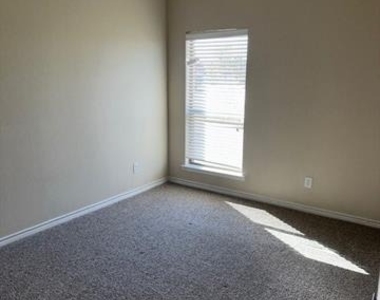 5813 Rancho Lane - Photo Thumbnail 18