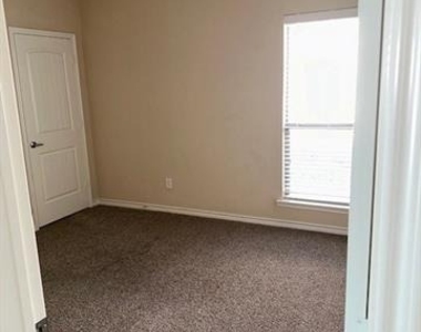 5813 Rancho Lane - Photo Thumbnail 17