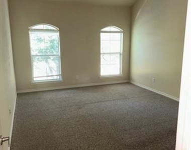 5813 Rancho Lane - Photo Thumbnail 11