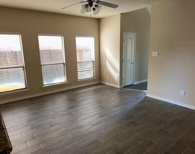 5813 Rancho Lane - Photo Thumbnail 10