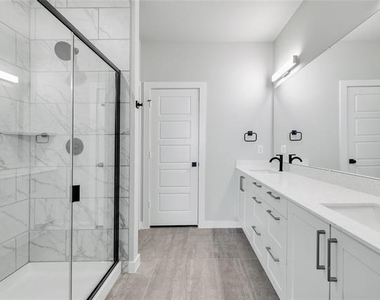 7036 Guilford Court - Photo Thumbnail 15