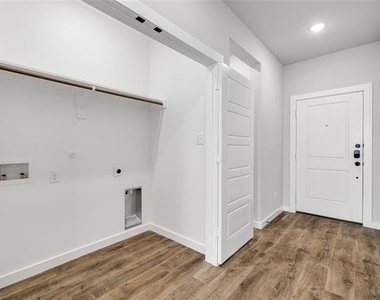 7036 Guilford Court - Photo Thumbnail 10