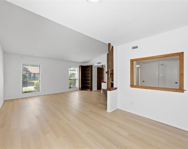 3053 Villa Sur Trail - Photo Thumbnail 8