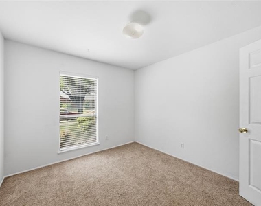 3053 Villa Sur Trail - Photo Thumbnail 17