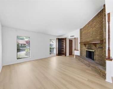 3053 Villa Sur Trail - Photo Thumbnail 6