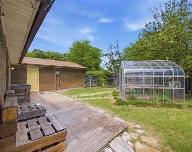 3053 Villa Sur Trail - Photo Thumbnail 24