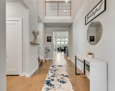 211 Coyote Creek Drive - Photo Thumbnail 2