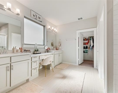211 Coyote Creek Drive - Photo Thumbnail 20