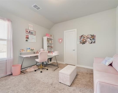 211 Coyote Creek Drive - Photo Thumbnail 29