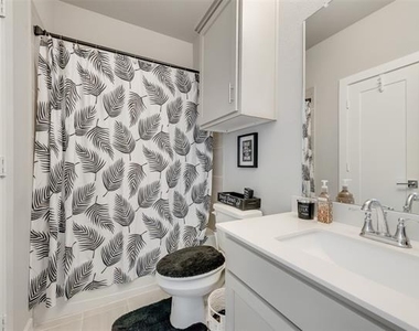 211 Coyote Creek Drive - Photo Thumbnail 15