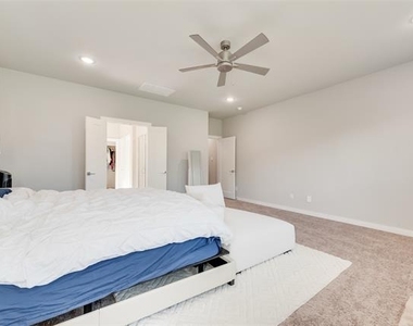 211 Coyote Creek Drive - Photo Thumbnail 19
