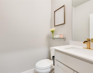 211 Coyote Creek Drive - Photo Thumbnail 13