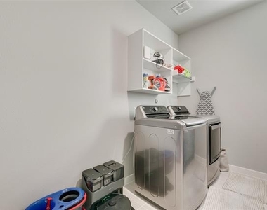 211 Coyote Creek Drive - Photo Thumbnail 17