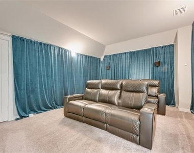 211 Coyote Creek Drive - Photo Thumbnail 24
