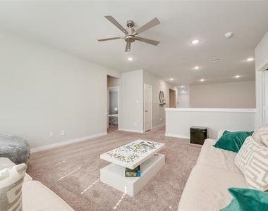 211 Coyote Creek Drive - Photo Thumbnail 23