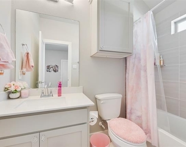 211 Coyote Creek Drive - Photo Thumbnail 30