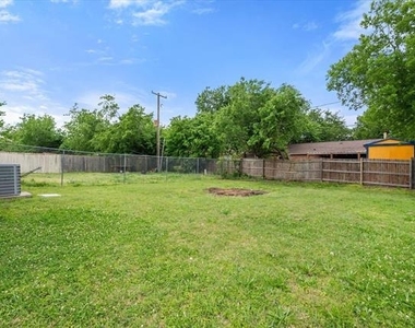 404 Kings Way Drive - Photo Thumbnail 16