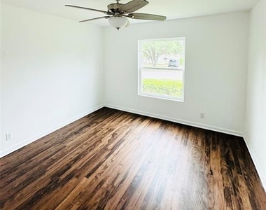6442 Latta Street - Photo Thumbnail 10