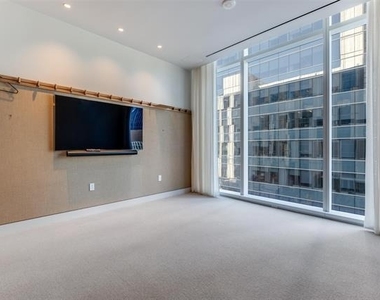 1747 Leonard Street - Photo Thumbnail 19